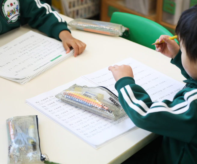 朝の学習 ライティング | ラポルトインターナショナルスクール/La Porte International School